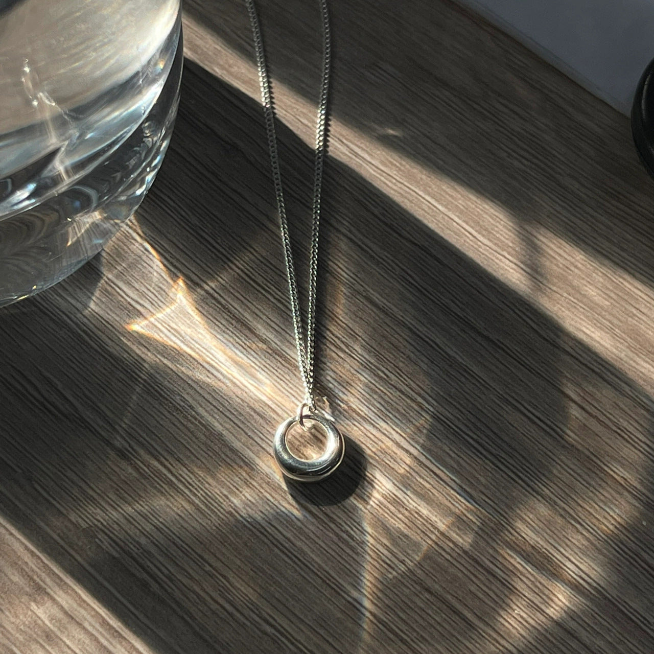 Women’s Geometric Circle Necklace Simple Clavicle Chain Versatile - Women - electronic accessories