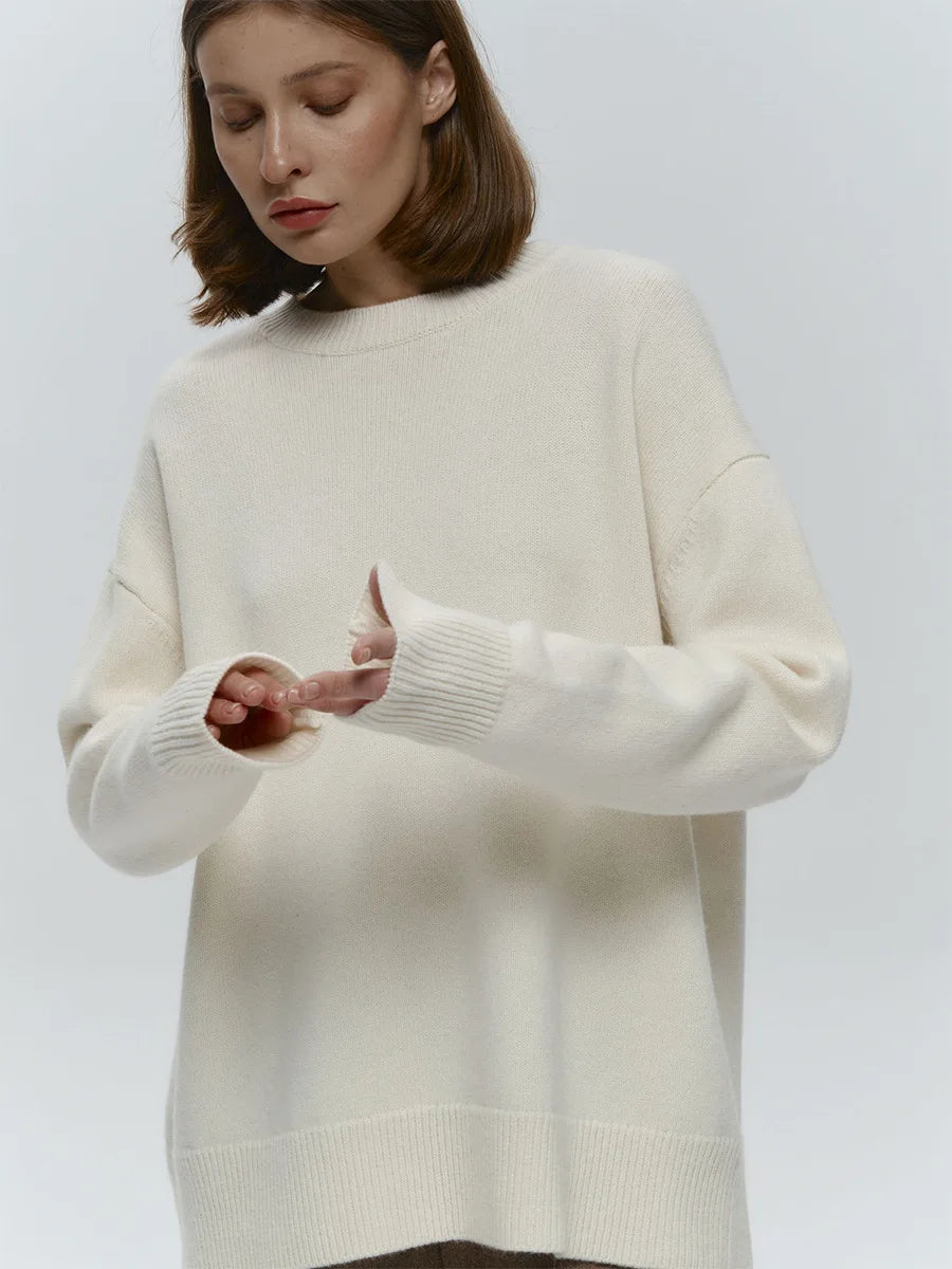 Women’s O-Neck Oversized Sweater - White / S