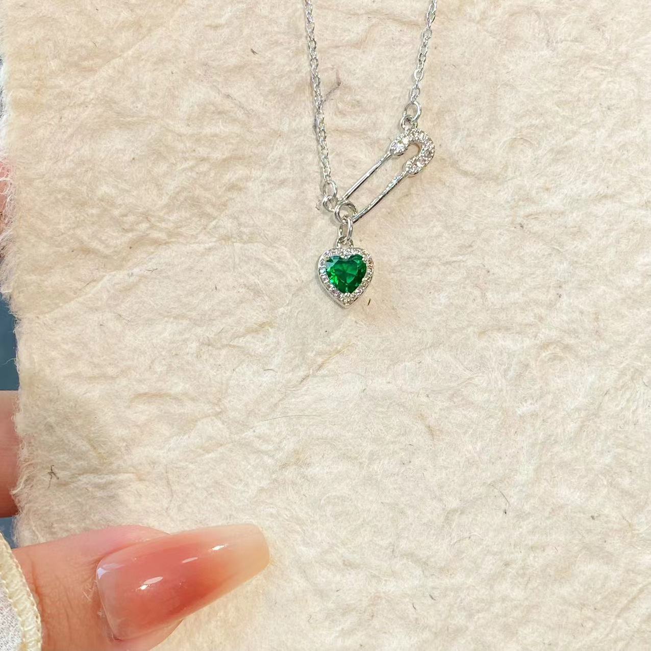 Women’s Personalized Pin Pink Heart-shaped Light Luxury Necklace - Lvzuan Silver - electronic accessories