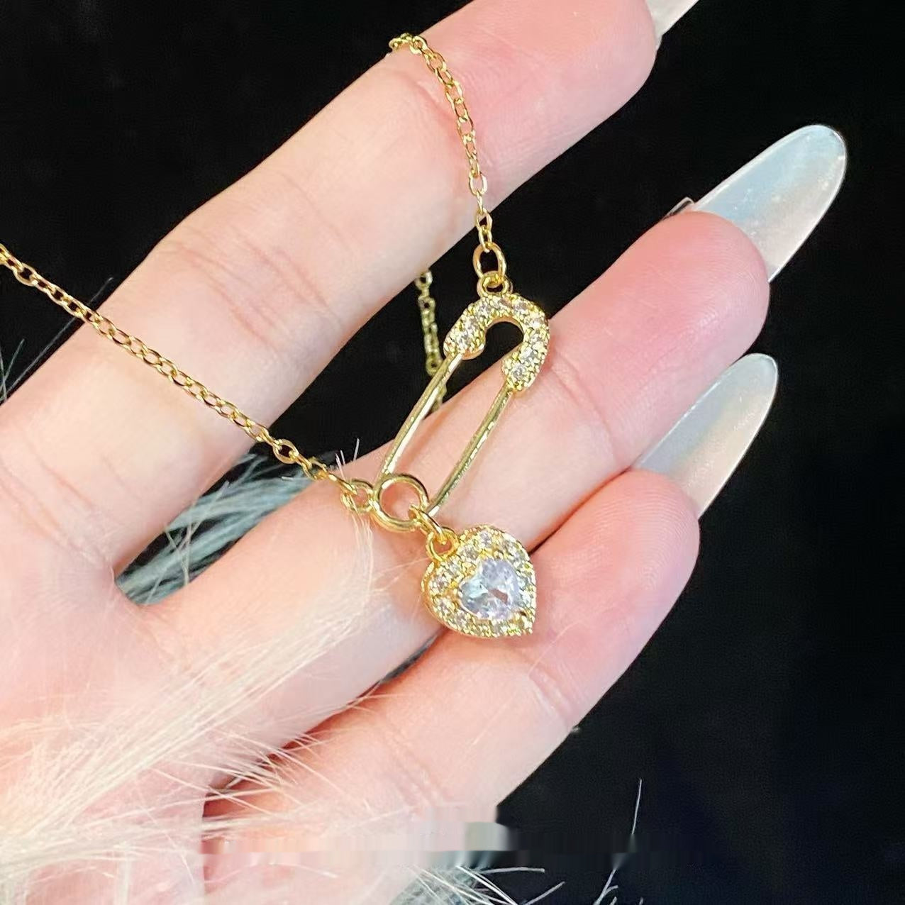 Women’s Personalized Pin Pink Heart-shaped Light Luxury Necklace - White Diamond Gold - electronic accessories