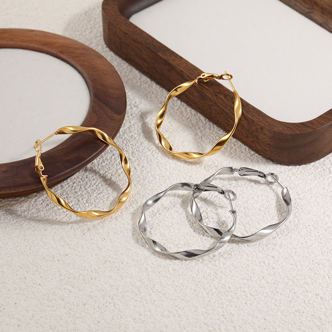 Women’s Titanium Steel Gold-plated All-match Ear Clip - electronic accessories