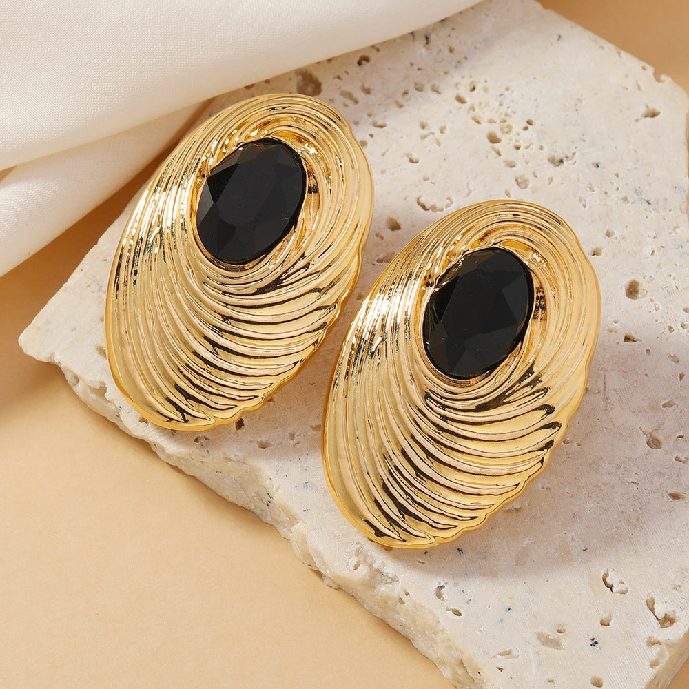Women’s Vintage Court Style Cocoon-shaped Oval Earrings - Gold - electronic accessories