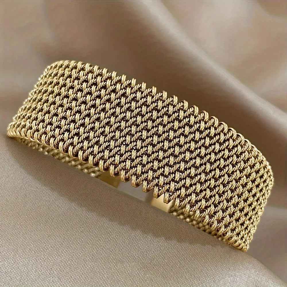 Women’s Wire Embossed Titanium Steel Bracelet - electronic accessories
